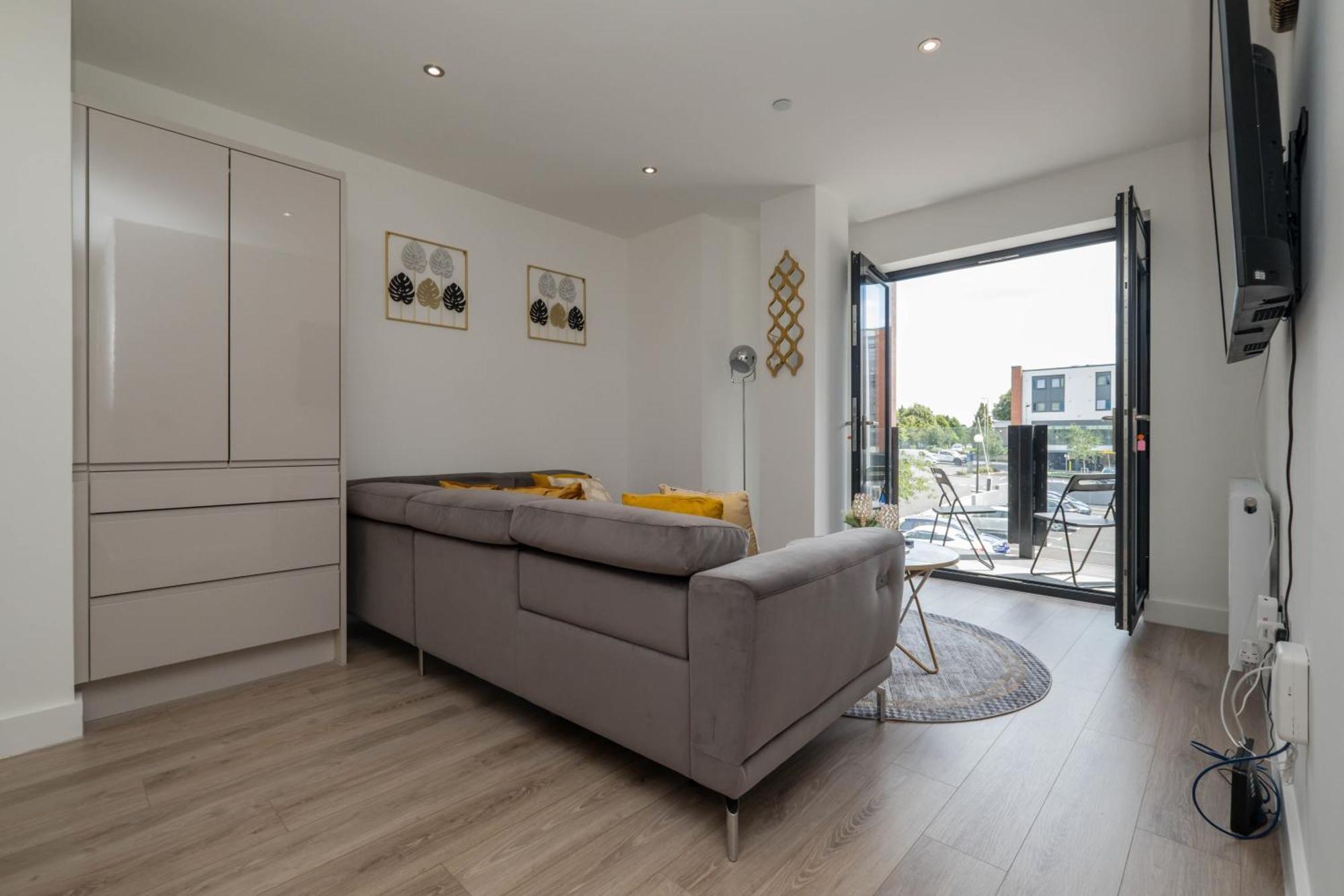 Brand New 2 Bedroom Apartment Centre Of Solihull Exteriör bild