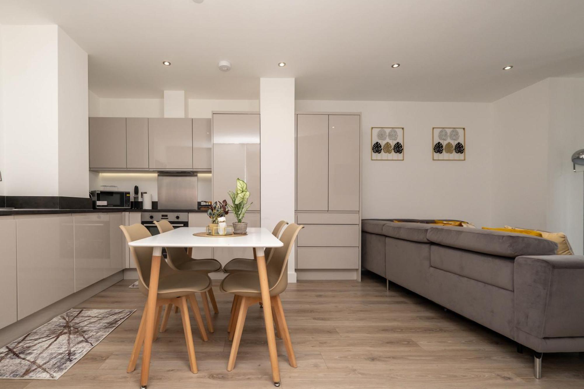 Brand New 2 Bedroom Apartment Centre Of Solihull Exteriör bild